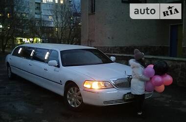 Lincoln Town Car   2004