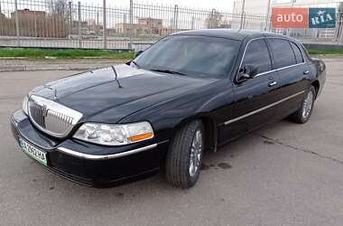 Lincoln Town Car signature L 2010