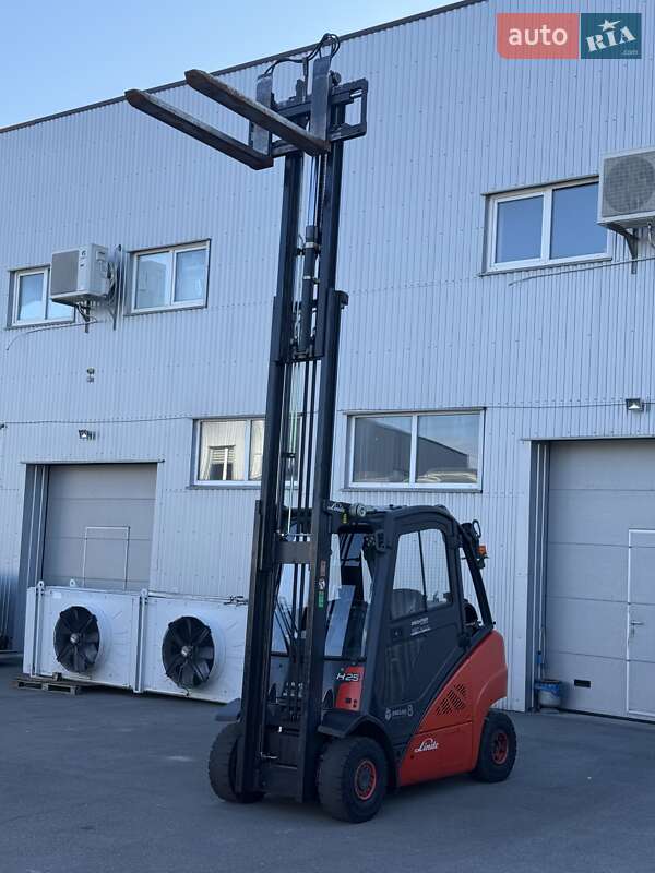 Вилочний навантажувач Linde H-25-T-02