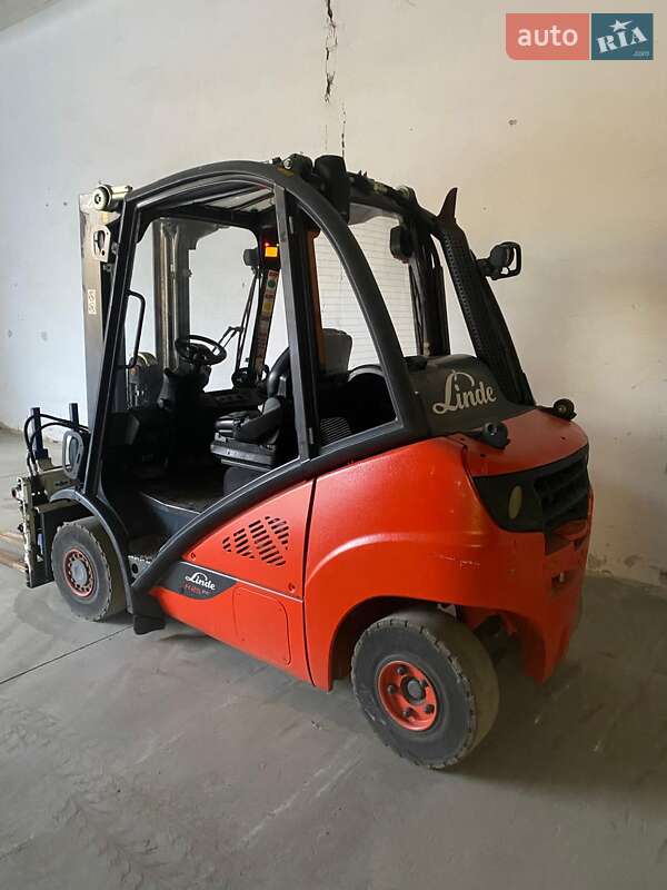 Вилочний навантажувач Linde H 25T-03