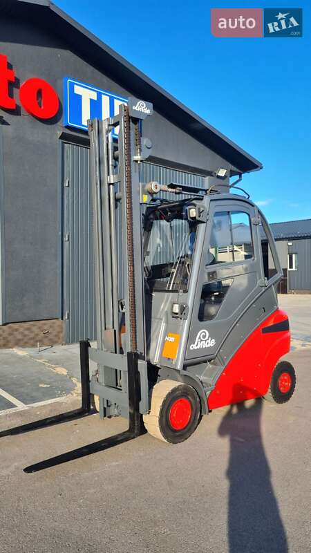 Вилочний навантажувач Linde H 35T-01
