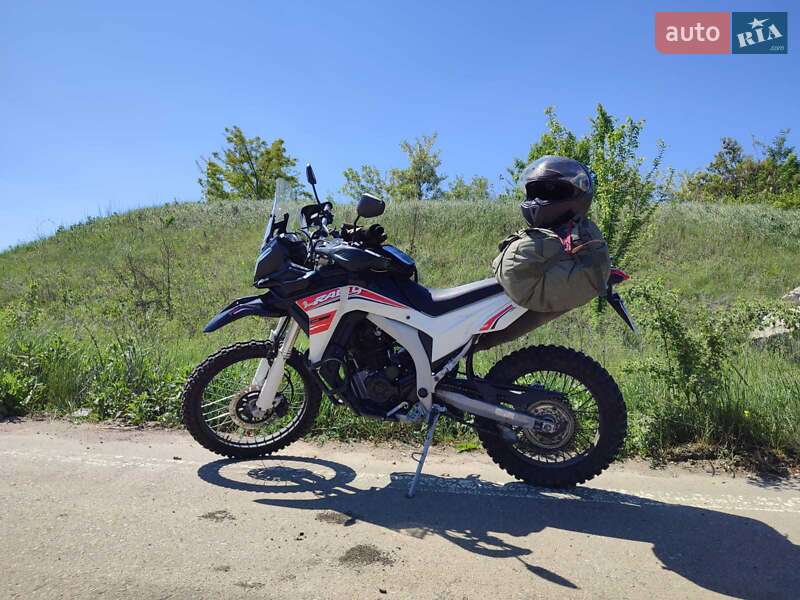 Мотоцикл Внедорожный (Enduro) Loncin 250