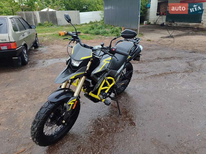 Мотоцикл Спорт-туризм Loncin 250CC