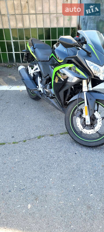 Мотоцикл Спорт-туризм Loncin GP