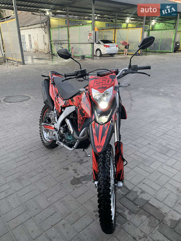 Мотоцикл Внедорожный (Enduro) Loncin LX 250GY-3