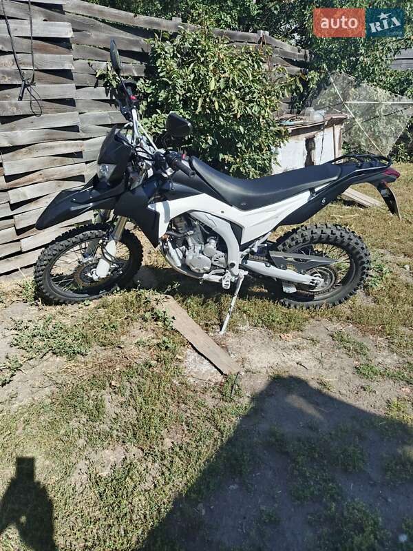 Мотоцикл Кросс Loncin LX 300GY-A