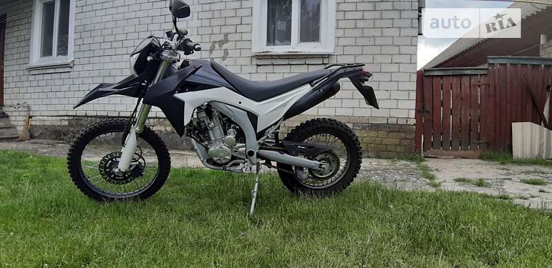 Мотоцикл Внедорожный (Enduro) Loncin LX 300GY