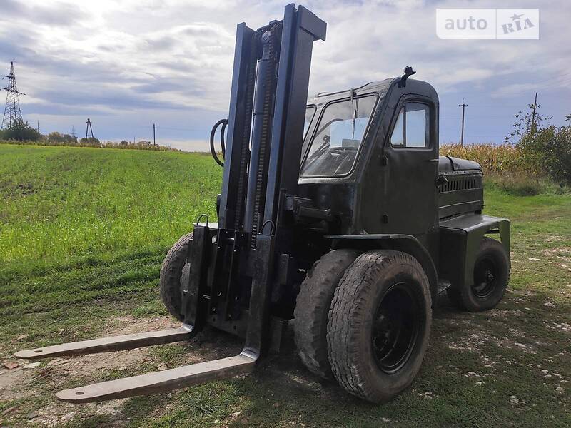 Львовский погрузчик 4045