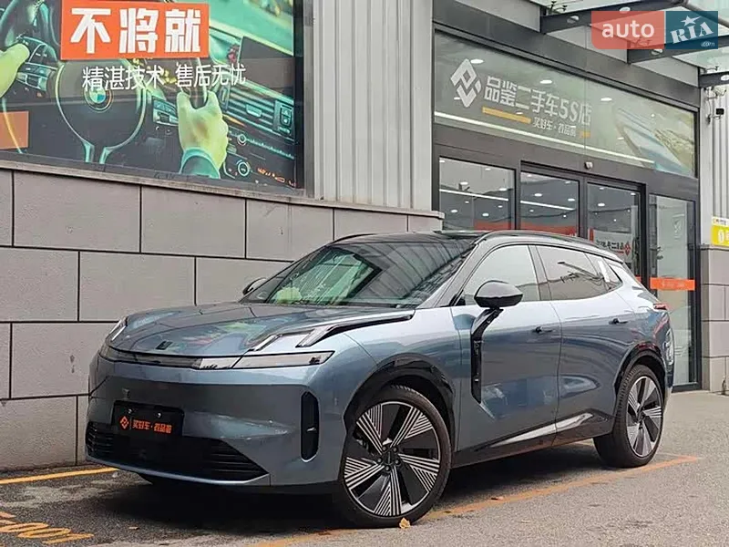 Lynk&Co 08 EM-P 2025
