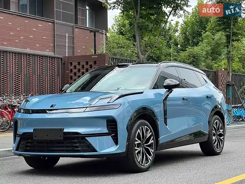 Lynk&Co 08 EM-P 2025