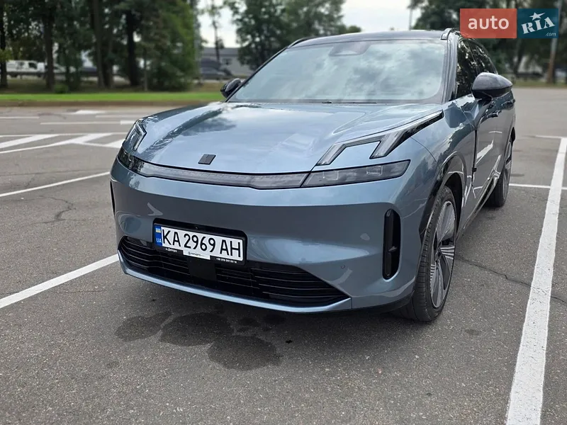 Lynk&Co 08 EM-P 2025