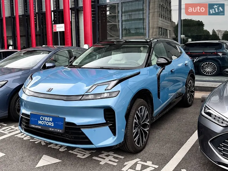 Lynk&Co 08 EM-P 2025