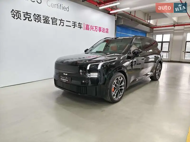 Lynk&Co 900