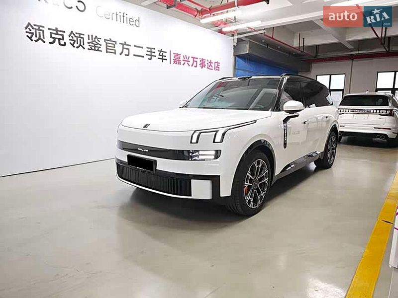 Lynk&Co 900
