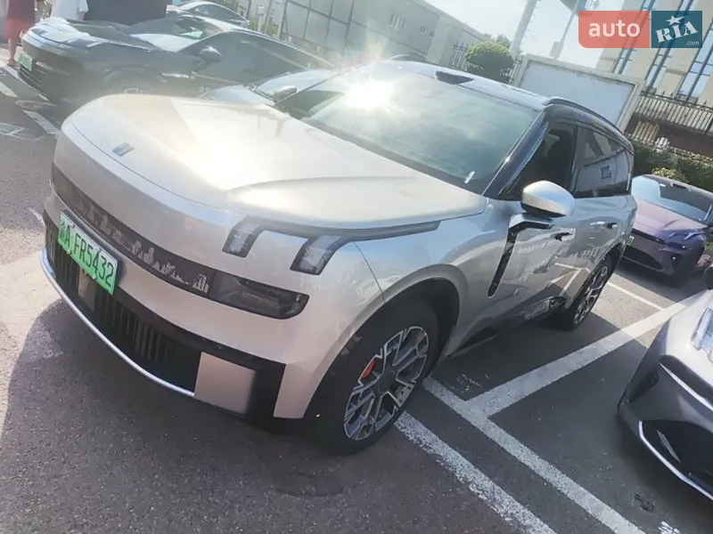 Lynk&Co 900 2025