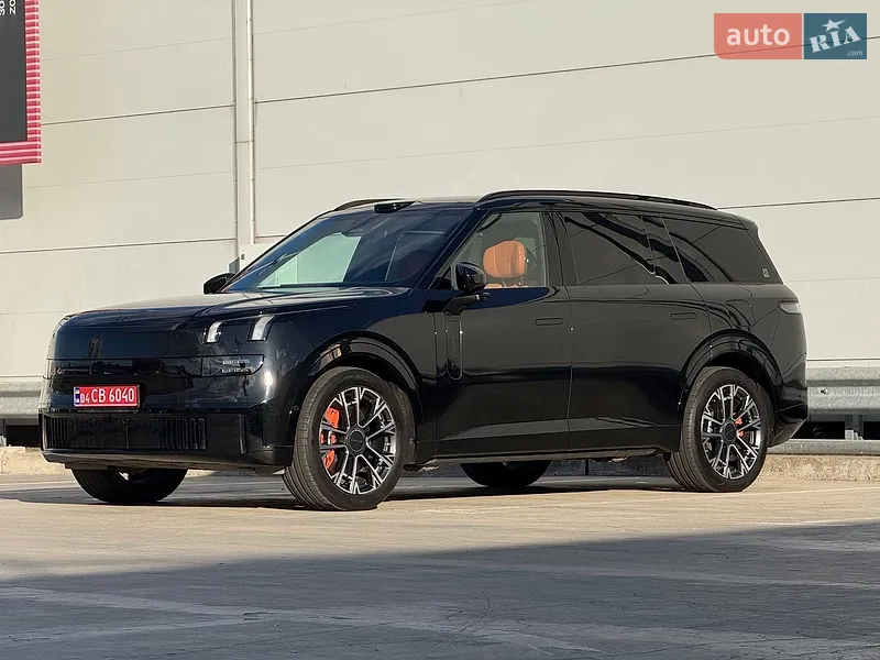 Lynk&Co 900