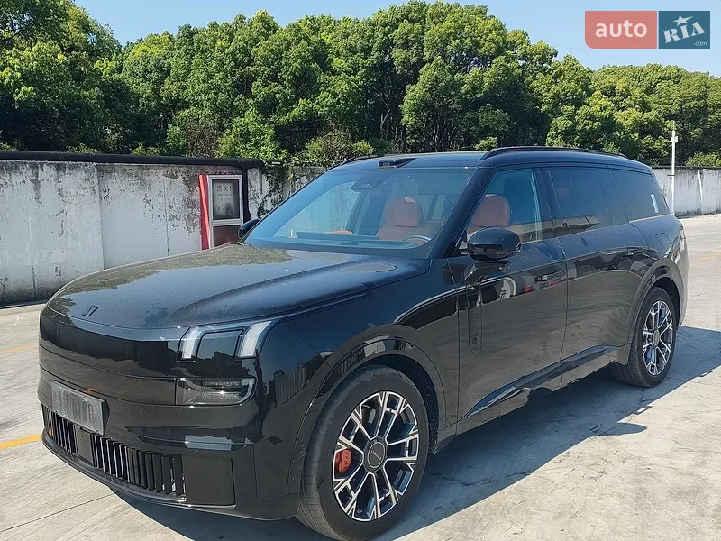 Lynk&Co 900