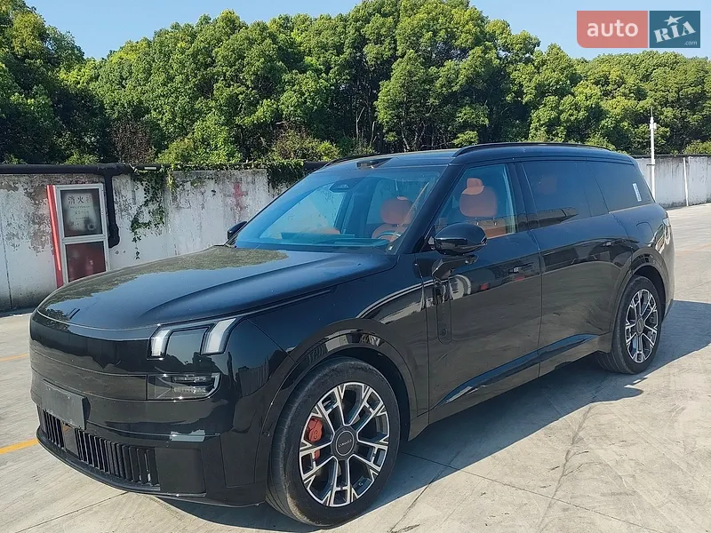 Lynk&Co 900 2025