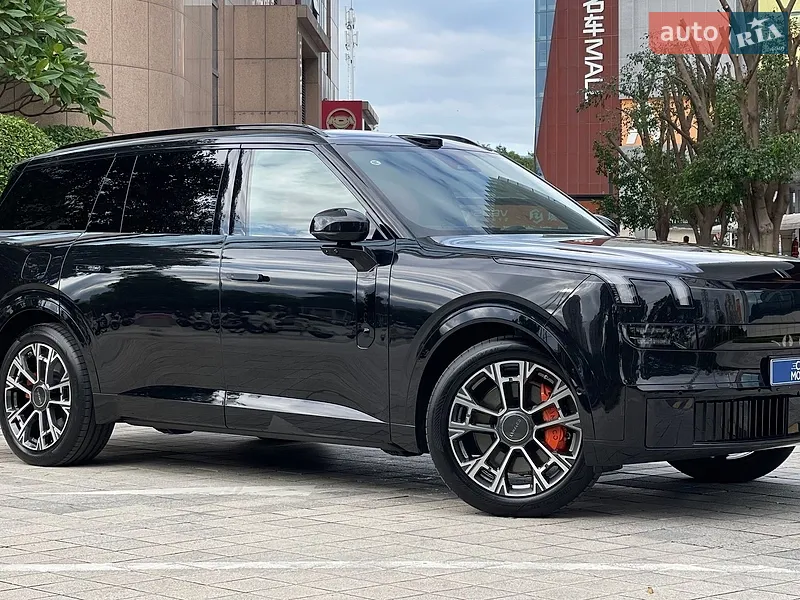 Lynk&Co 900
