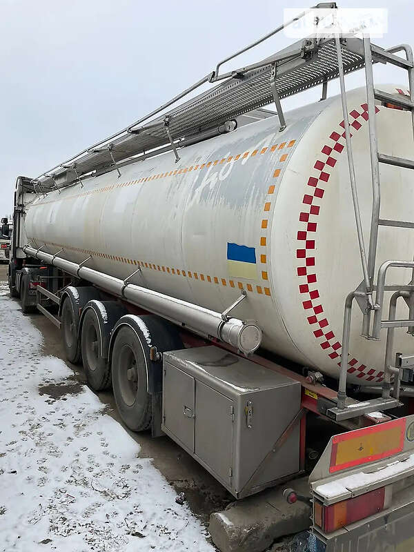 Цистерна напівпричіп Magyar Fuel Tank