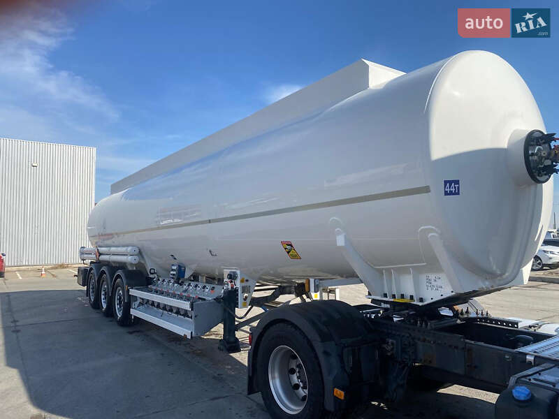 Цистерна полуприцеп Magyar SR