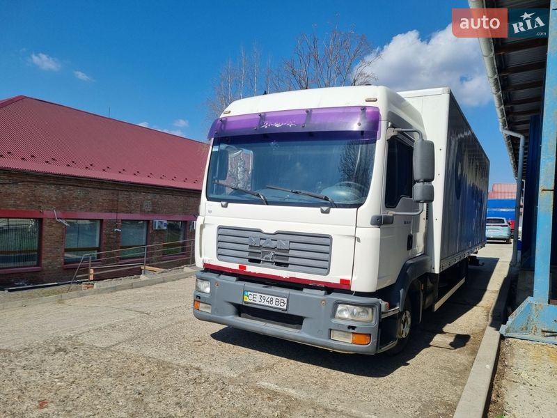 Вантажний фургон MAN 10.225