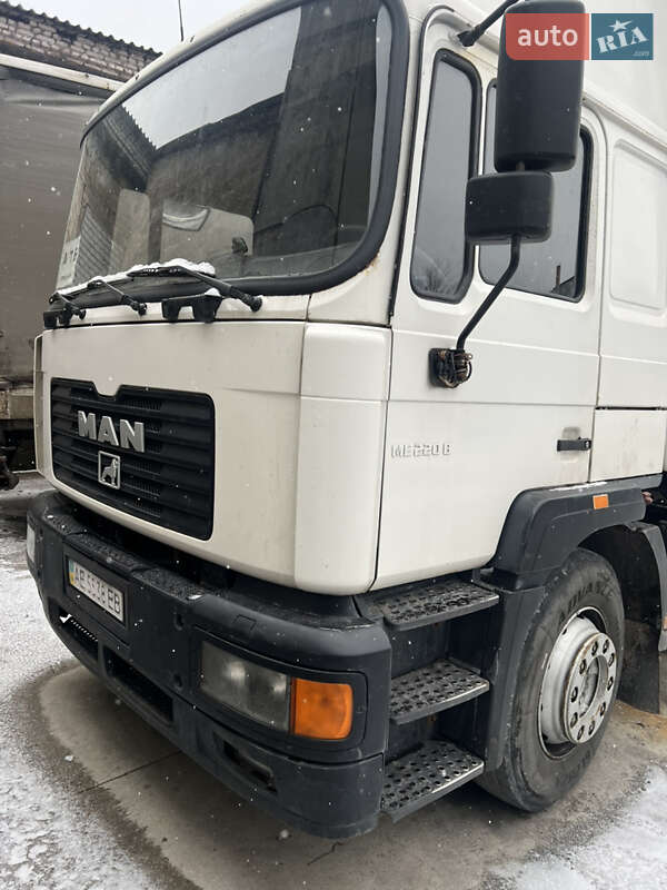 Тентованый MAN 18.225