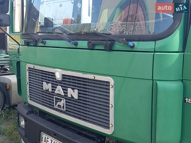 Грузовой фургон MAN 18.272
