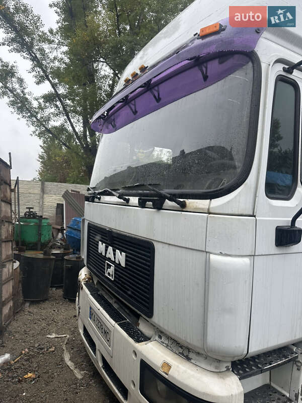 Тентованый MAN 18.403