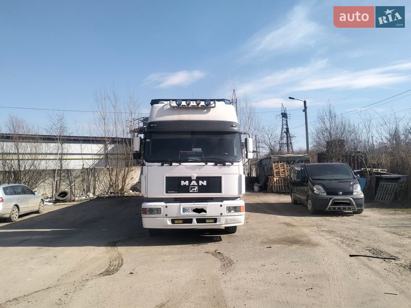 Тягач MAN 19.403