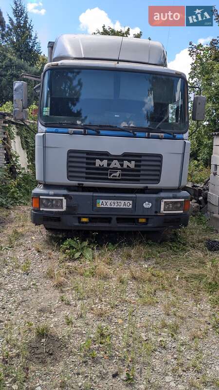 Грузовой фургон MAN 23