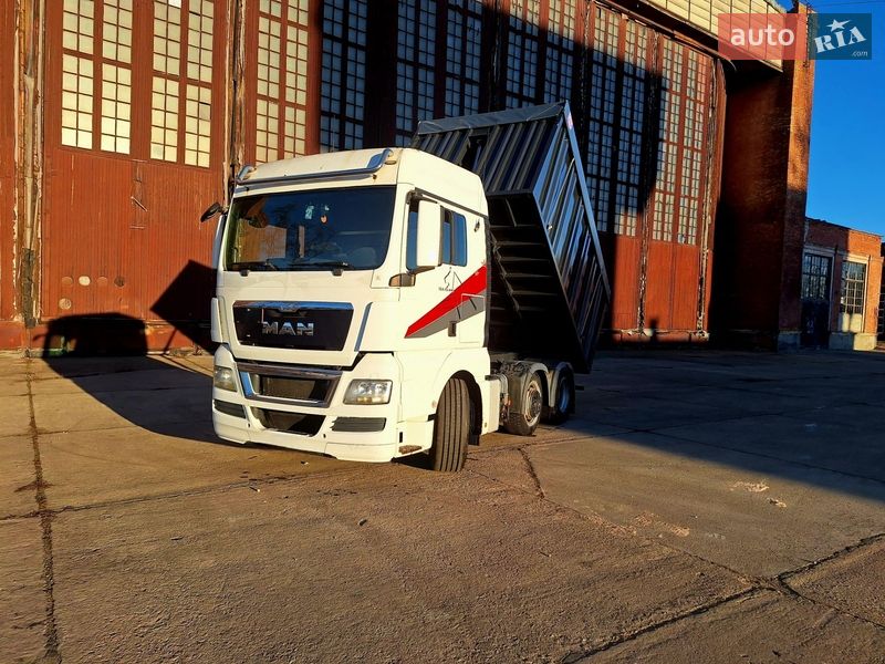 Самосвал MAN 26.440