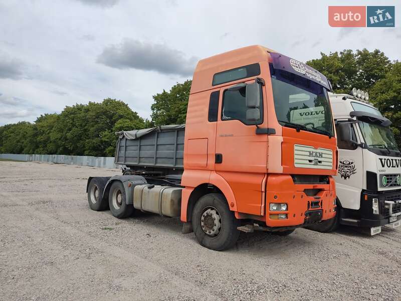 Тягач MAN 33.403