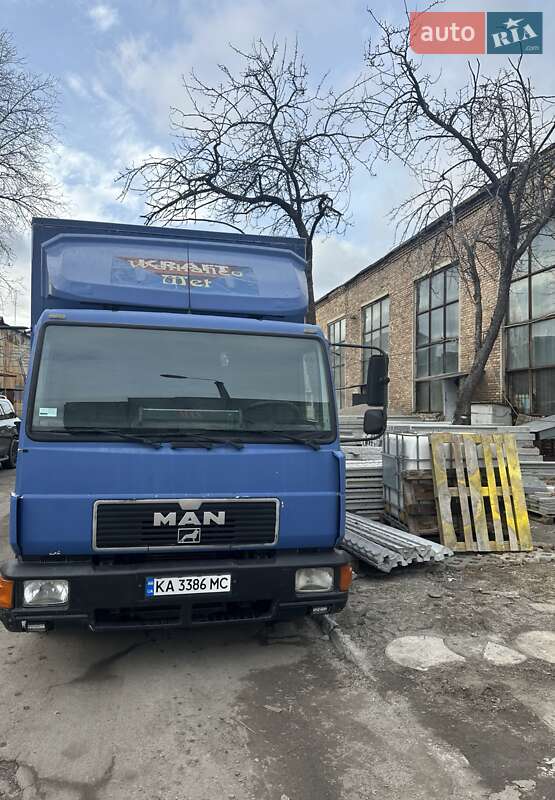 Вантажний фургон MAN 8.163