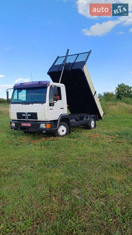 Самосвал MAN 8.163
