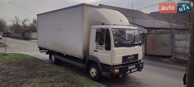Вантажний фургон MAN 8.163