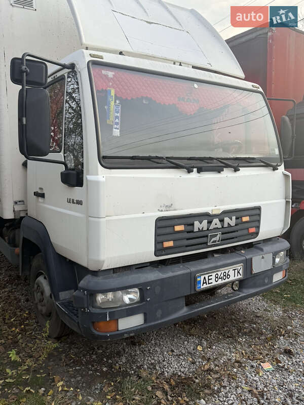 Грузовой фургон MAN 8.180