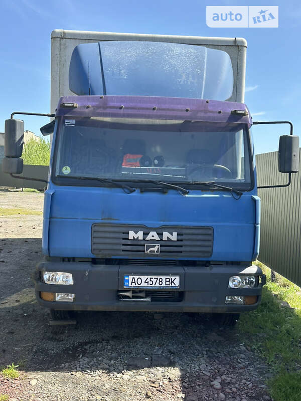 Вантажний фургон MAN 8.224