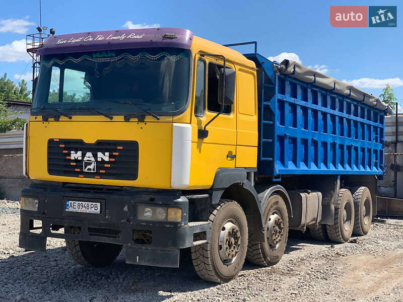 Самосвал MAN Comandor