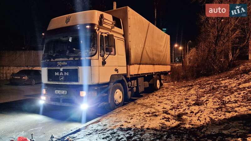 Вантажний фургон MAN Comandor
