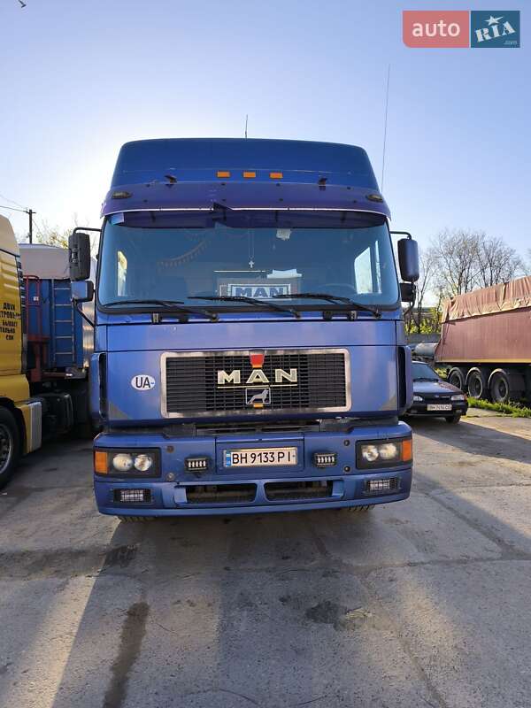 Тягач MAN F 2000