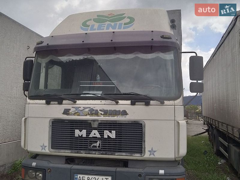 Тентований MAN F 2000