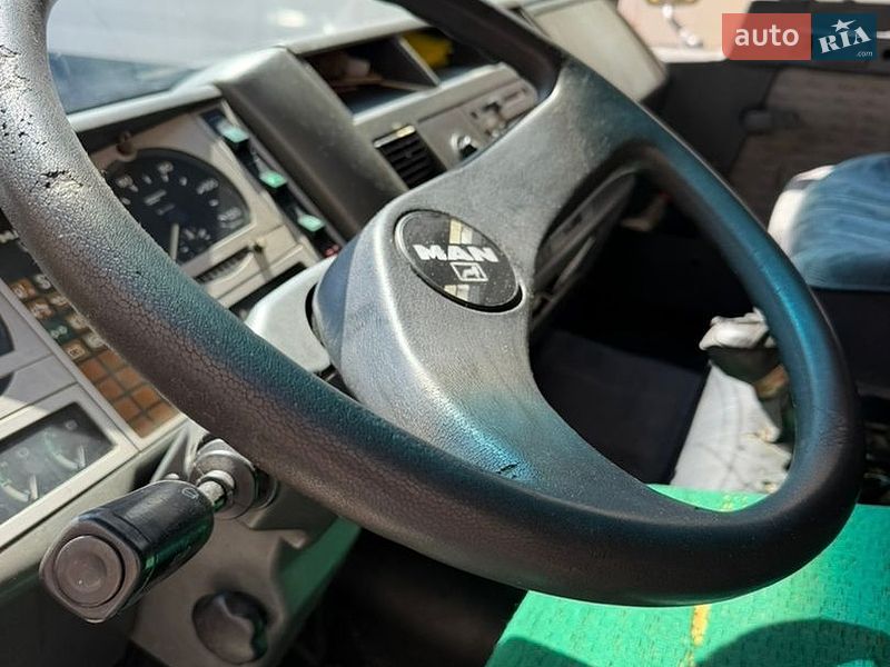 Грузовой фургон MAN L 2000 1996 в Львове