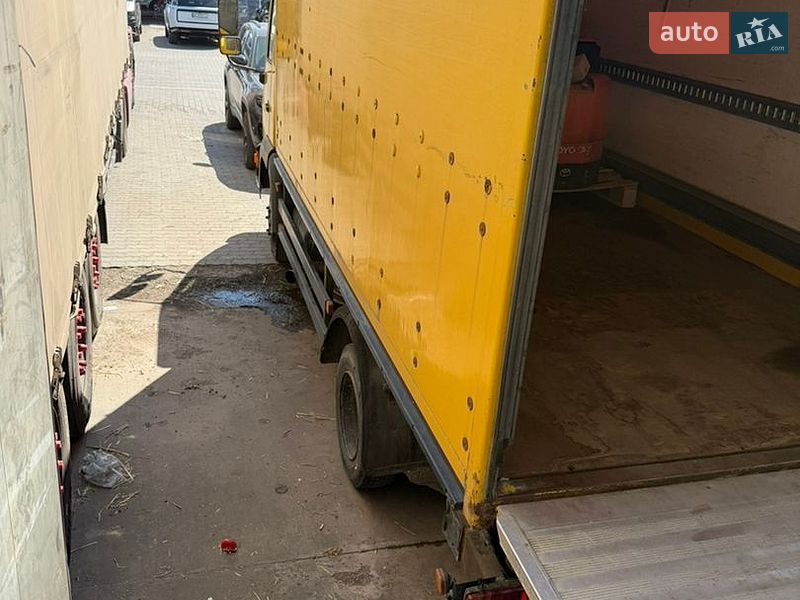 Грузовой фургон MAN L 2000 1996 в Львове