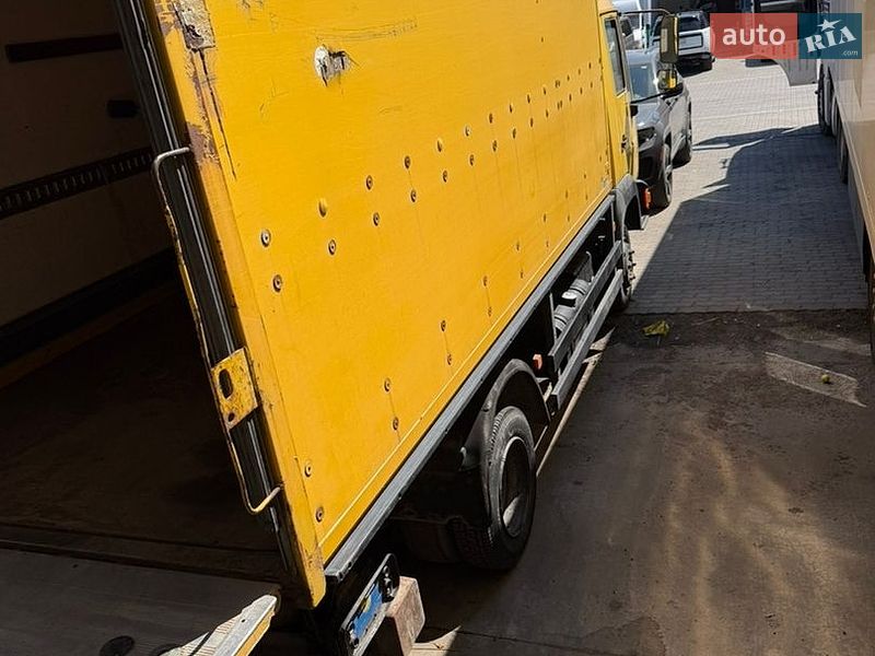 Грузовой фургон MAN L 2000 1996 в Львове