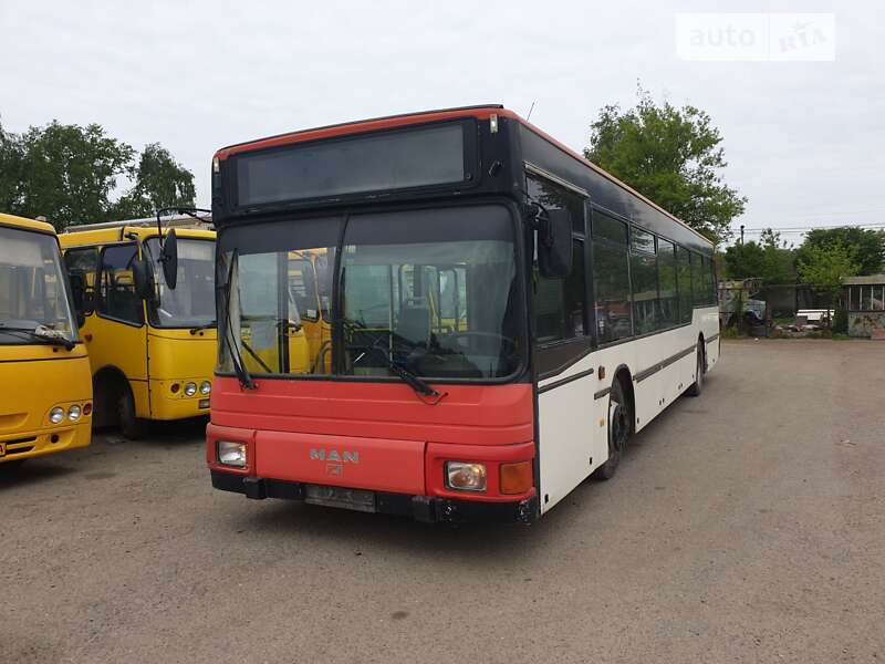 Міський автобус MAN NL 222F