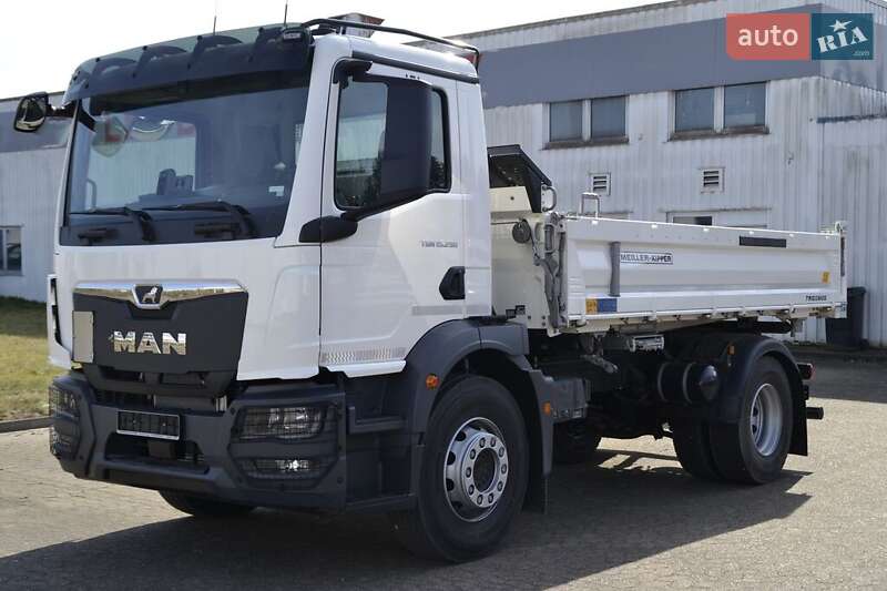 Самосвал MAN TGM