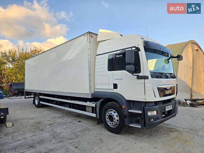 Грузовой фургон MAN TGM