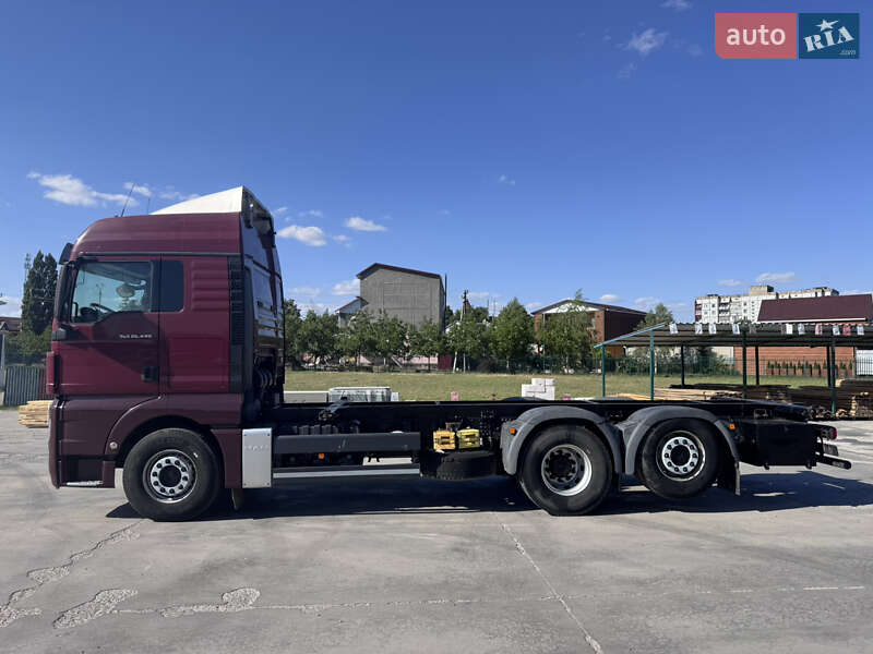 Контейнеровоз MAN TGX 26.440