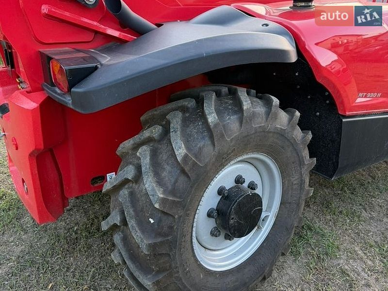 Фронтальный погрузчик Manitou MT 2024 в Черновцах